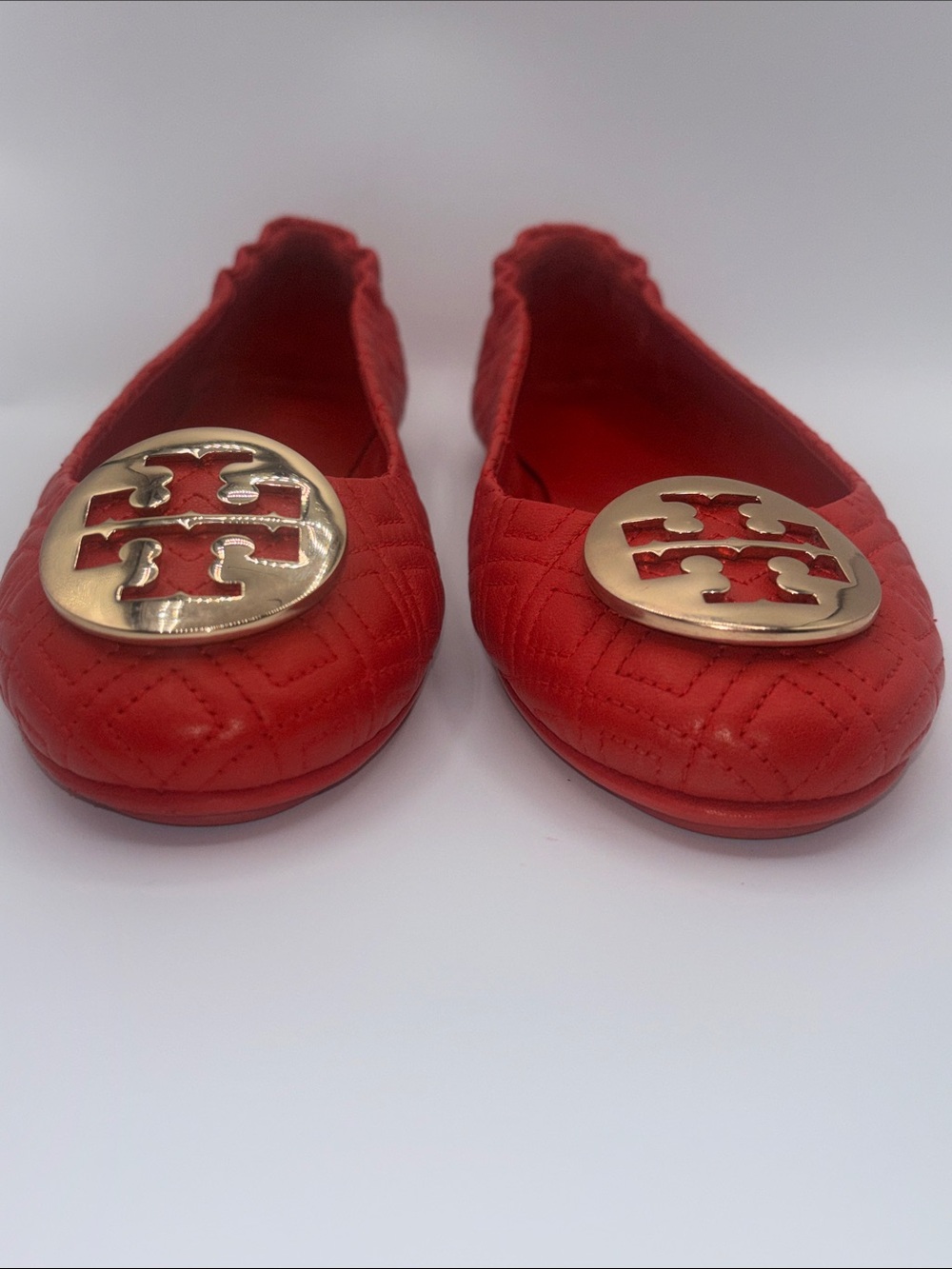 Tory Burch Red Quilted Logo Ballet Flats with Gold Emblem - Picture 4 of 10